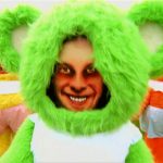 不気味なくまフェイス!変態DJ Aphex Twin “Donkey Rhubarb” のPVがカオスすぎる