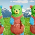 サランラップ®のCMに登場するカラフルなくまは『たぶん、クマ』・・?